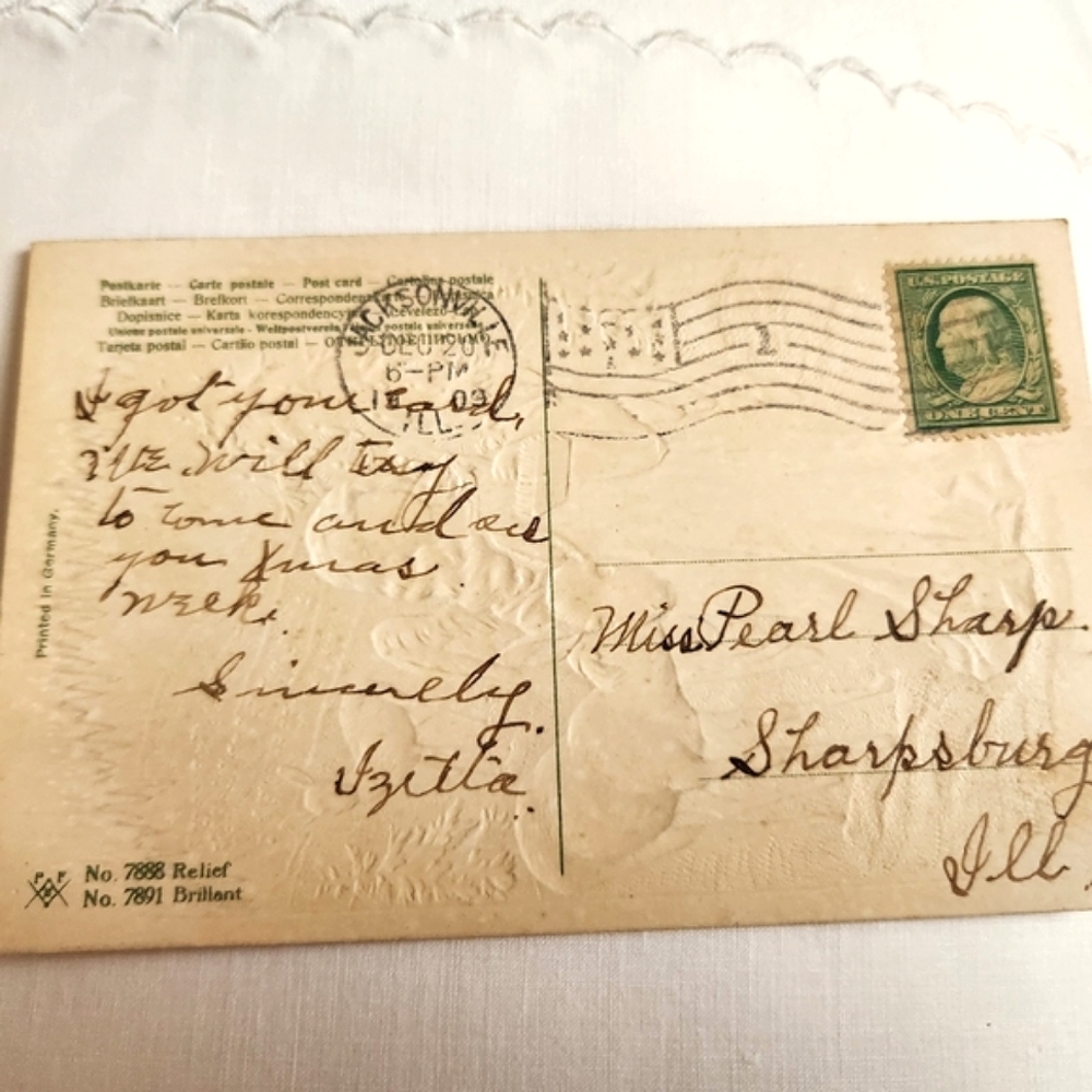 1909 CHRISTMAS POSTCARD WITH 1 CENT ANTIQUE BEN FRANKLIN STAMP
